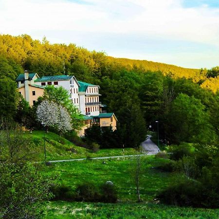 Apulia Hotel Gran Sasso Prati di Tivo Esterno foto