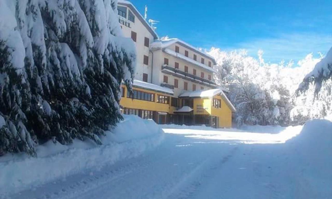Apulia Hotel Gran Sasso Prati di Tivo Esterno foto