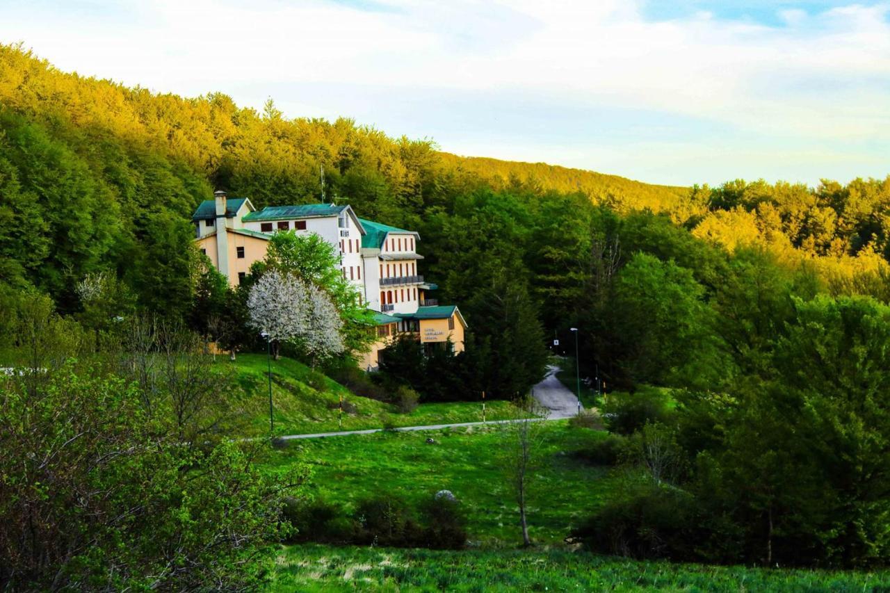 Apulia Hotel Gran Sasso Prati di Tivo Esterno foto
